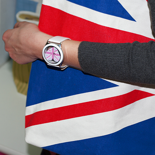 Часы "UK Love" (белые)
