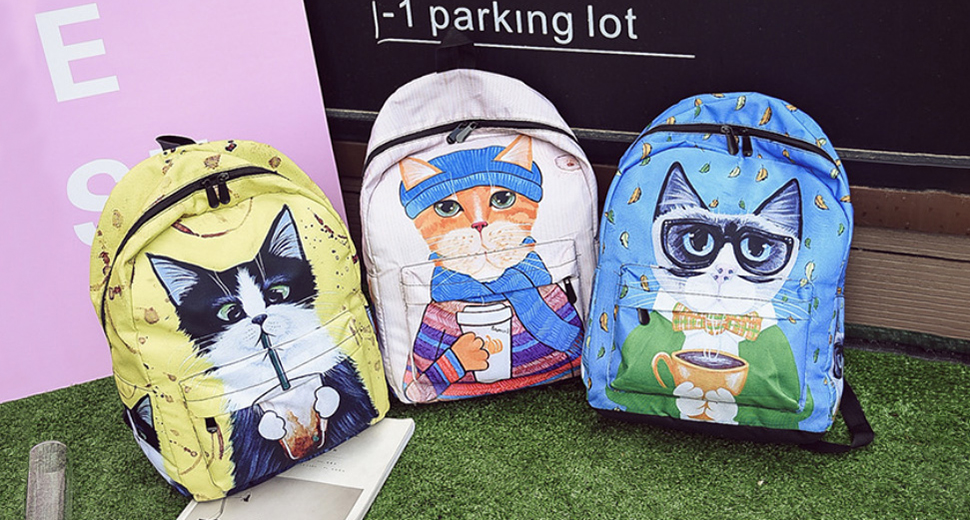 Три ярких рюкзака с уютными котами