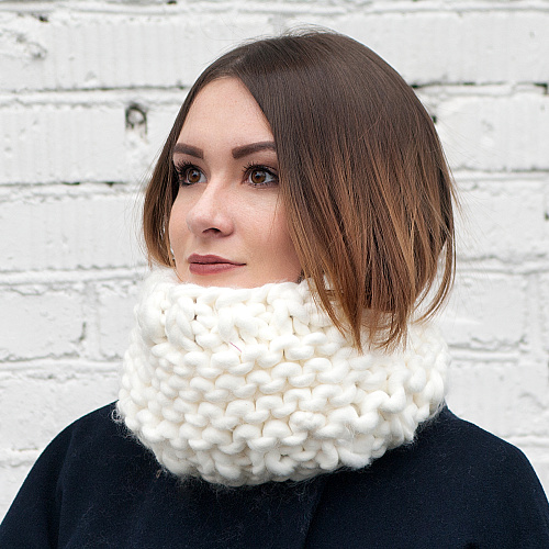 Шарф-снуд крупной вязки (белый)