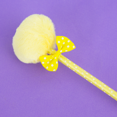 Ручка с помпоном (желтая)