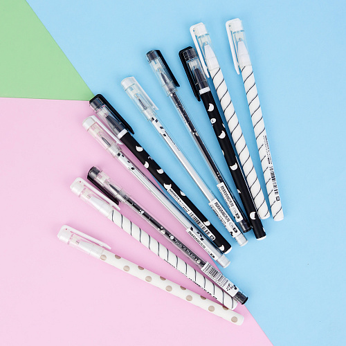 Набор из 10 ручек в ассортименте