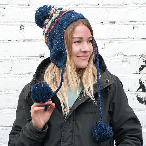 Шапка с завязками "Пумпон" (синяя)