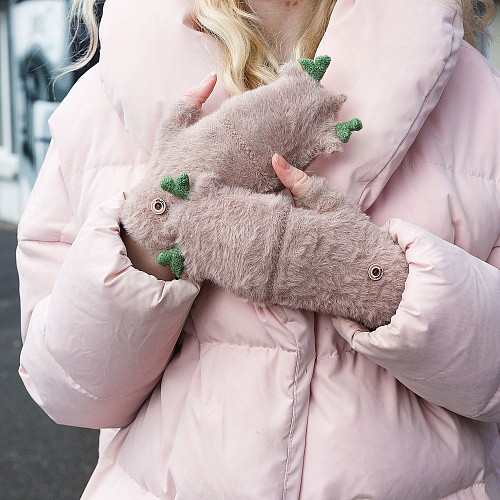 Варежки с рожками (коричневые)