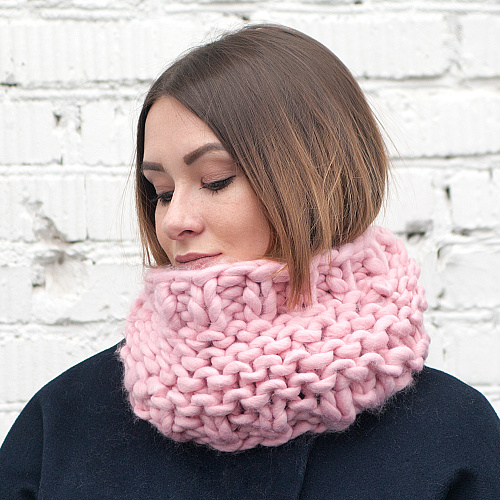 Шарф-снуд крупной вязки (розовый)