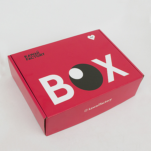 Подарочная коробка Kawaii medium Red