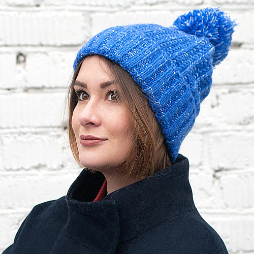 Шапка с отворотом и помпоном (синяя)