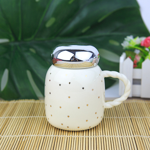 Кружка с крышкой "Маршмеллоу" (бежевая)