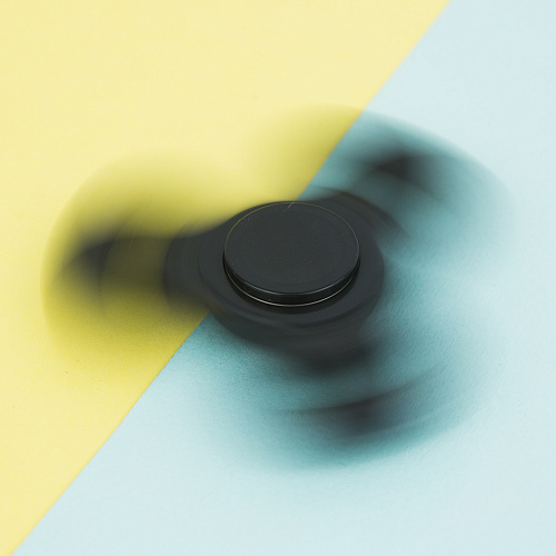 Спиннер однотонный (черный)