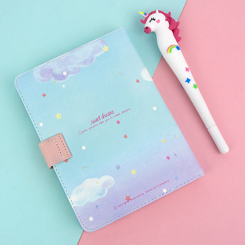 Блокнот с застежкой "Pastel unicorn" (облака)