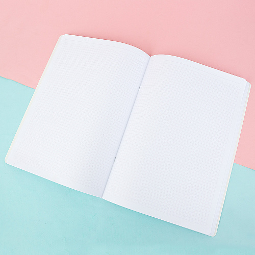 Тетрадь в розовую клетку  А4 "Лапки"