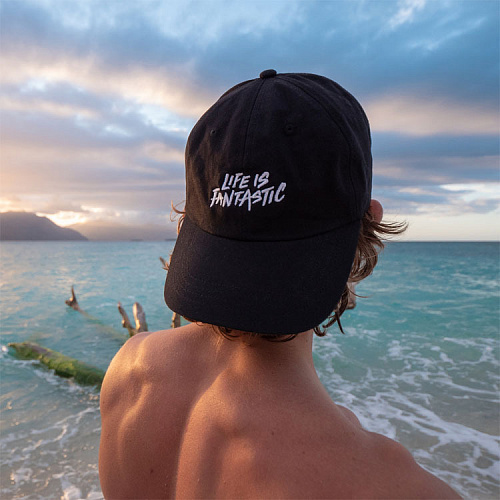 Кепка "Life is" (черная)