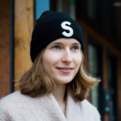 Шапка "S" (черная)