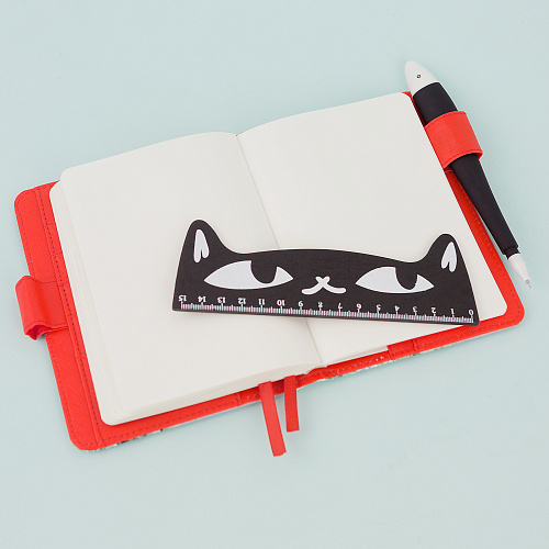 Ежедневник на кнопке "Beauty cat" (зеленое платье)