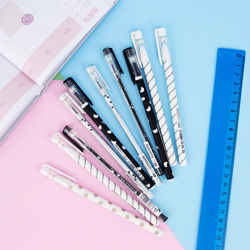 Набор из 10 ручек в ассортименте