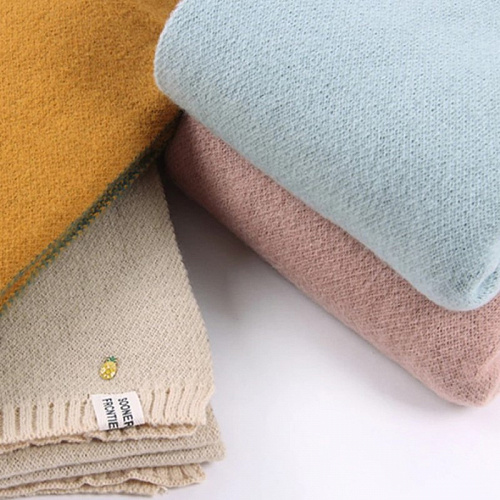 Шарф с ананасом голубой