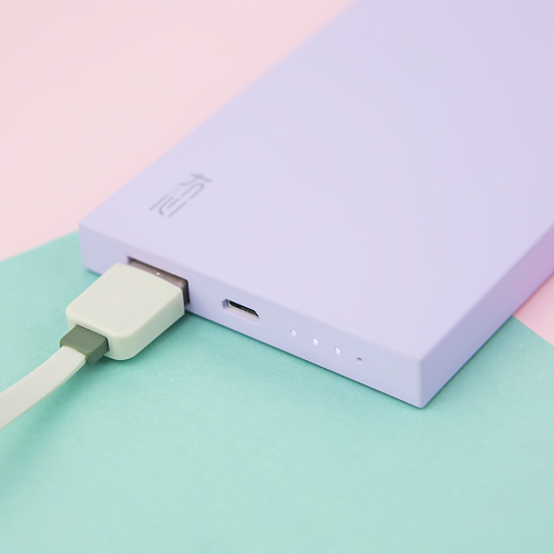 Зарядное устройство-аккумулятор "Однотонное" (фиолетовое)