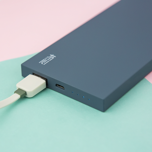 Зарядное устройство-аккумулятор "Однотонное" (синее)