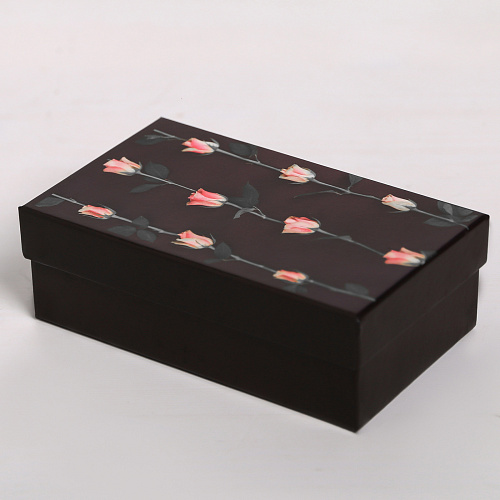 Подарочная коробка «Цветы» 14 х 8.4 х 4.5 см розовые розы на черном