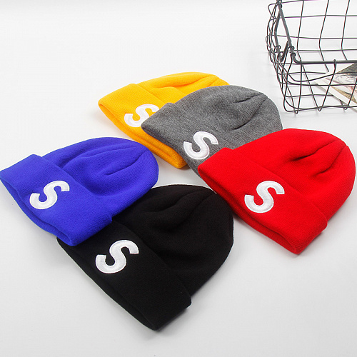 Шапка "S" (серая)